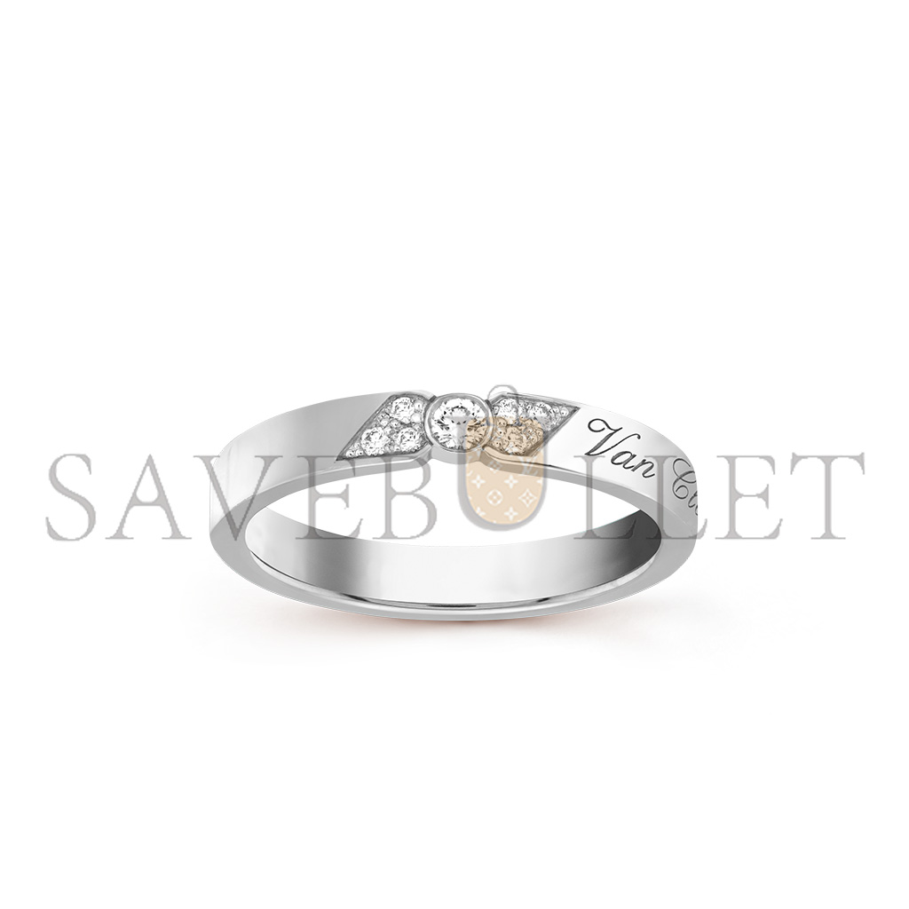 VAN CLEEF ARPELS TOUJOURS SIGNATURE ETOILES WEDDING BAND, 3 MM VCARP5YV00